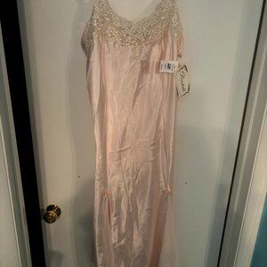 Dentelle Nightgown